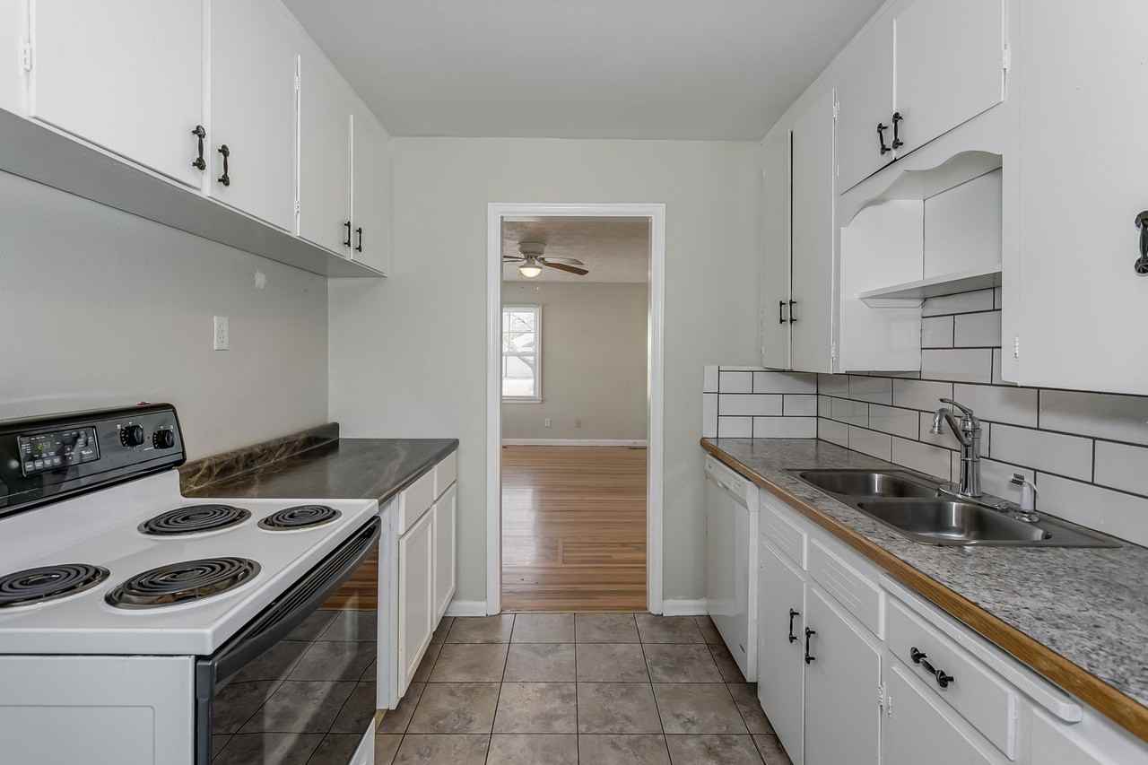 821 North Battin Street - Photo 7 of 11