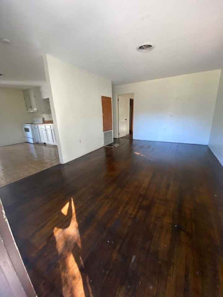 521 S Montgomery Ave - Photo 3 of 11