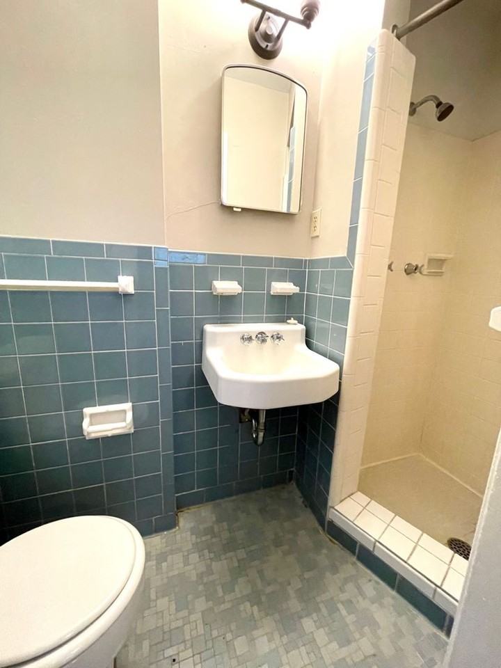 88 Montclair Dr - Photo 4 of 12