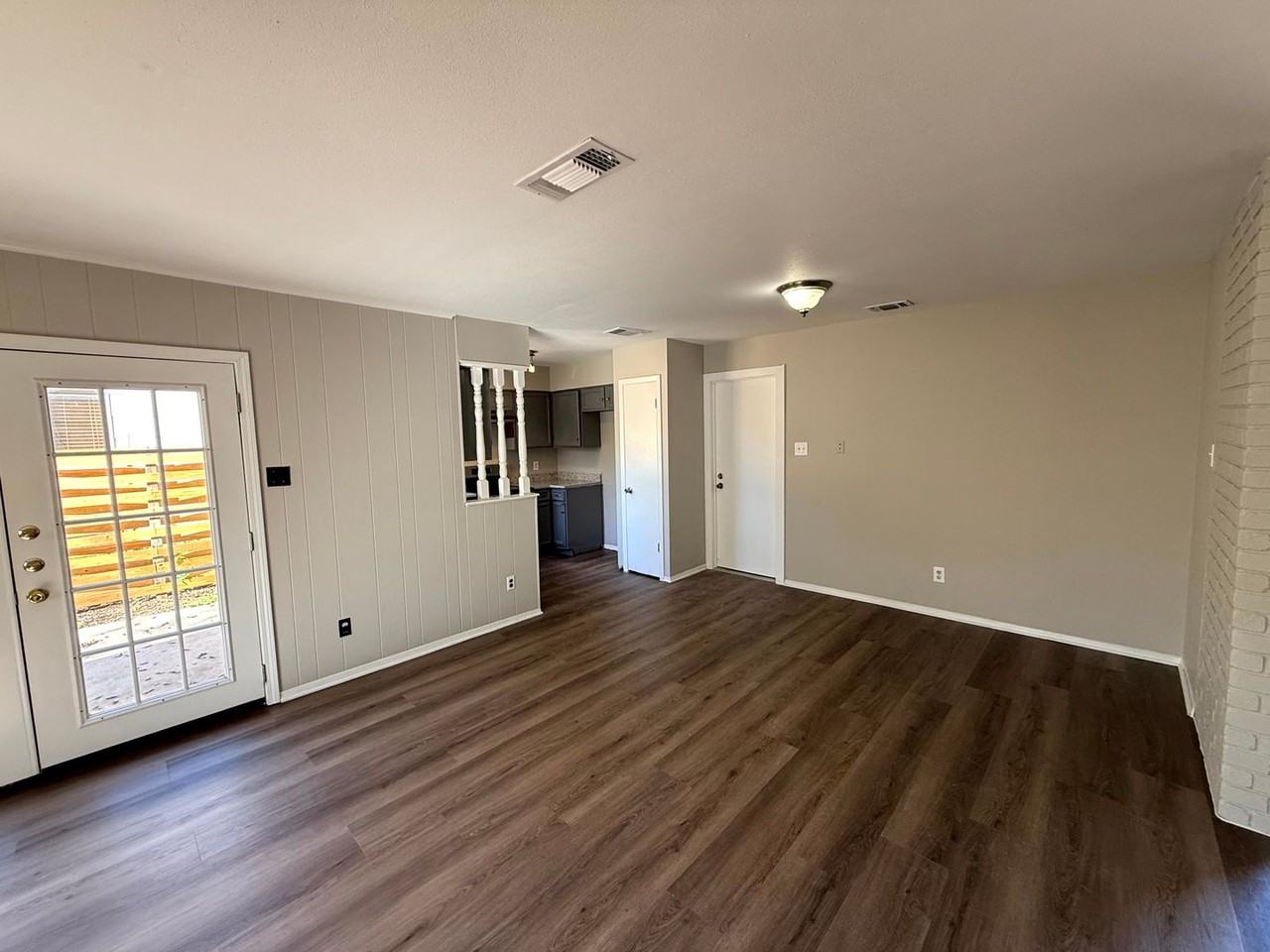 14158 Swallow Dr - Photo 3 of 11