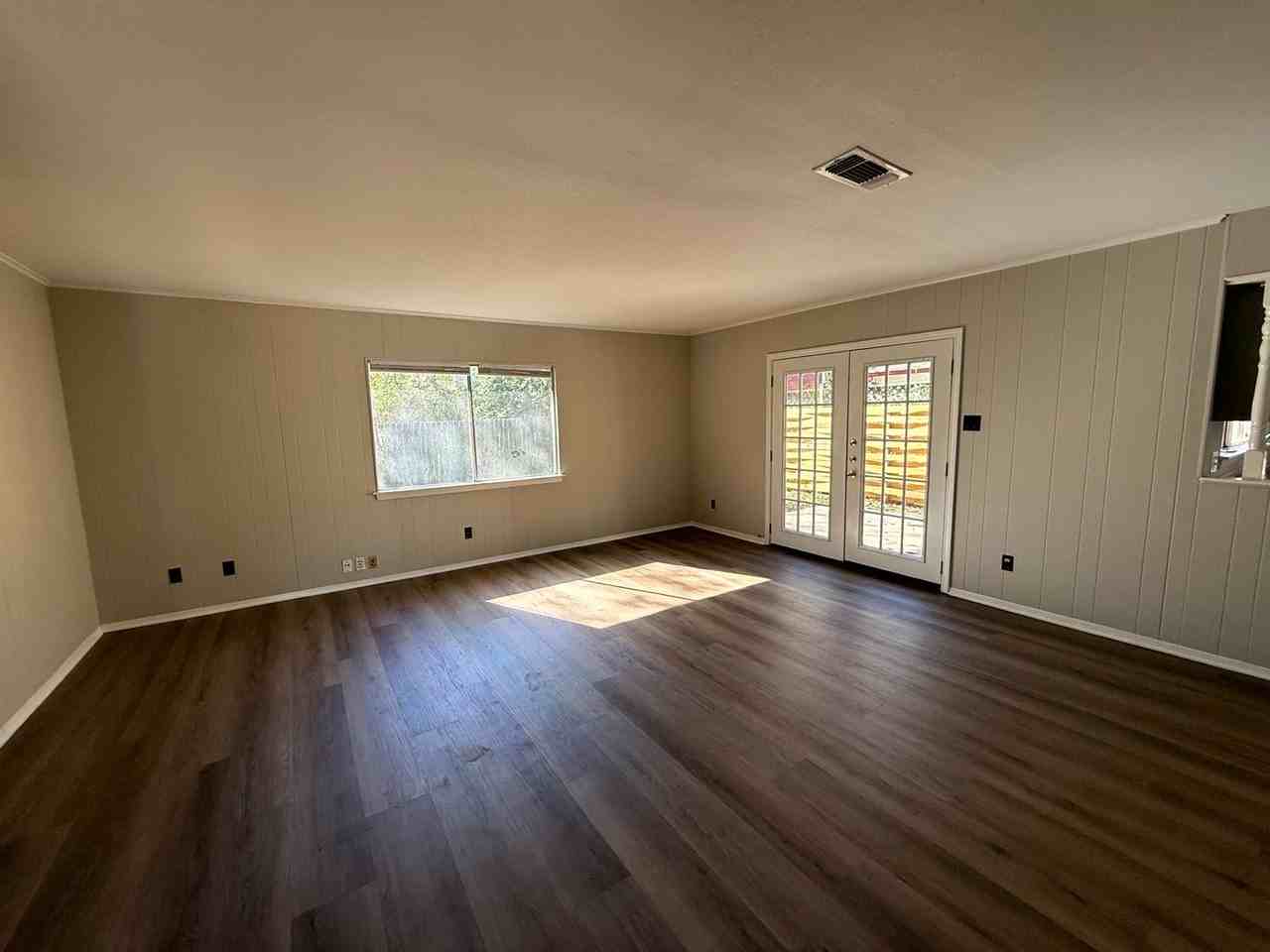 14158 Swallow Dr - Photo 6 of 11