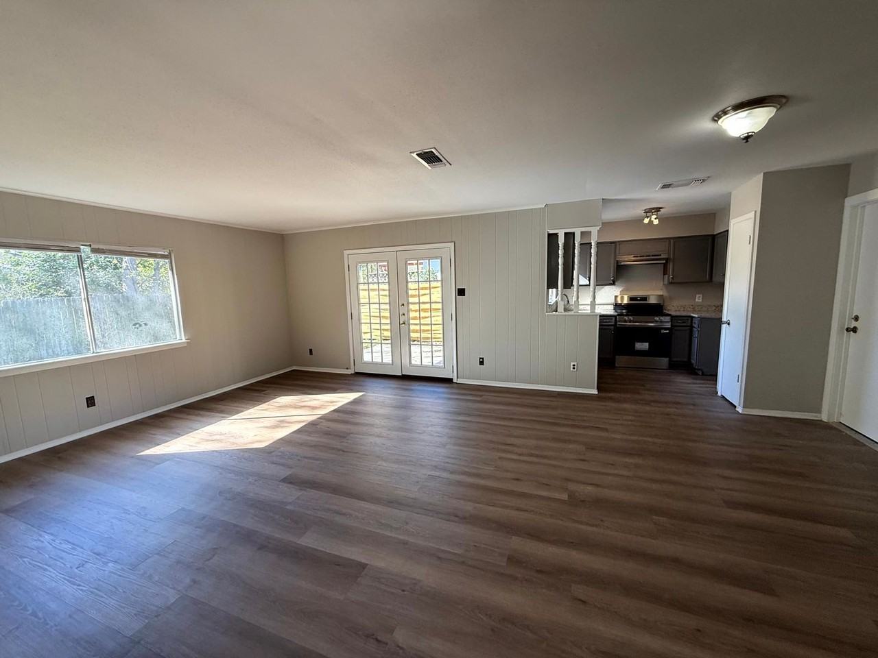 14158 Swallow Dr - Photo 7 of 11