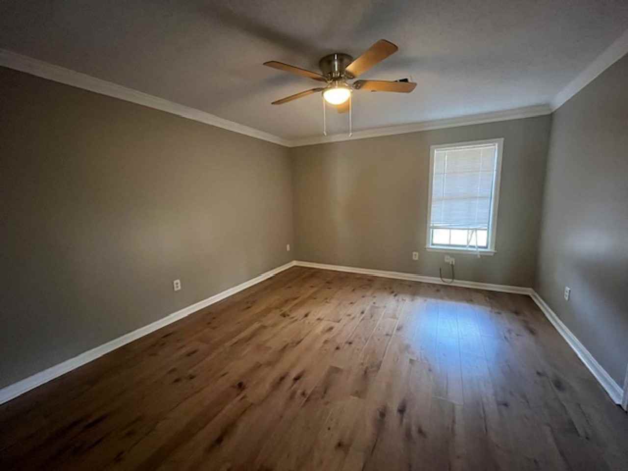 3260 Edenshire Ln - Photo 5 of 11