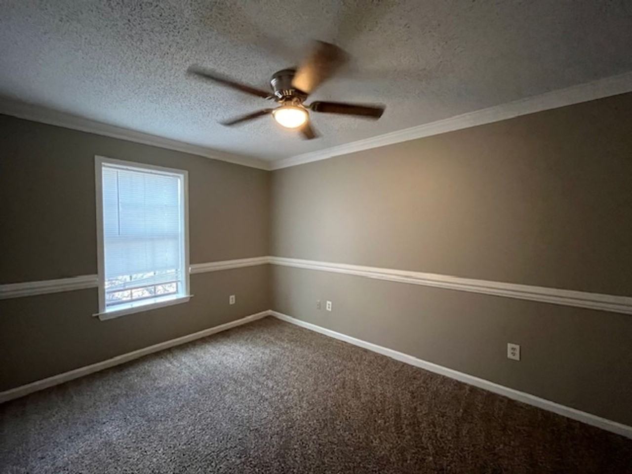 3260 Edenshire Ln - Photo 7 of 11