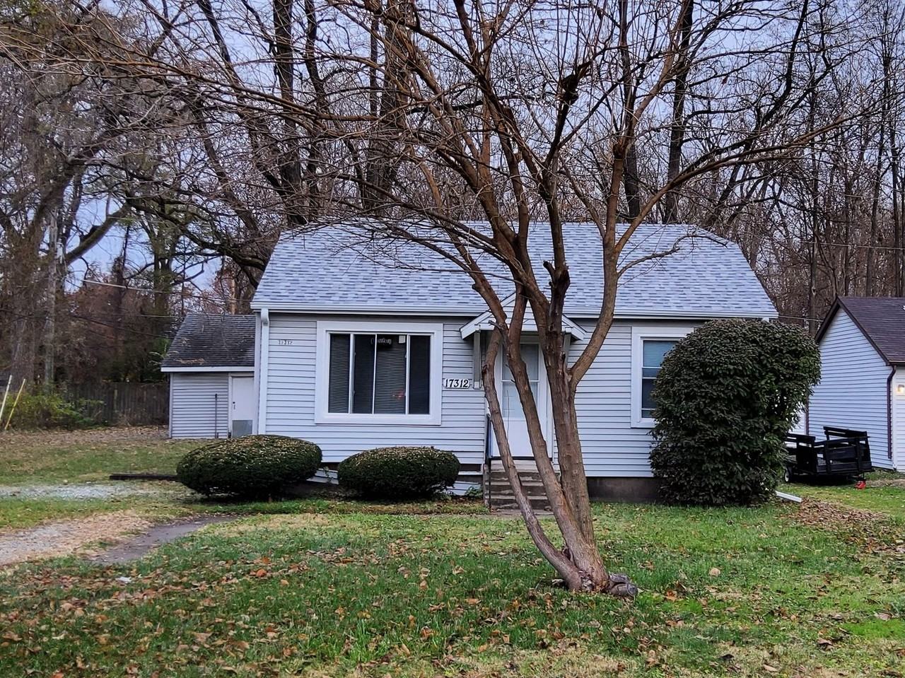 17312 Lathrop Avenue - Photo 2 of 16