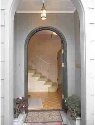 208 W 9th St - Photo 2 of 41