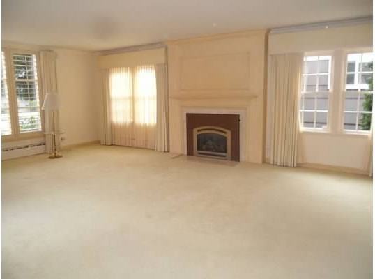 208 W 9th St - Photo 5 of 41