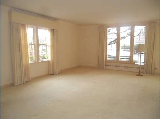 208 W 9th St - Photo 6 of 41