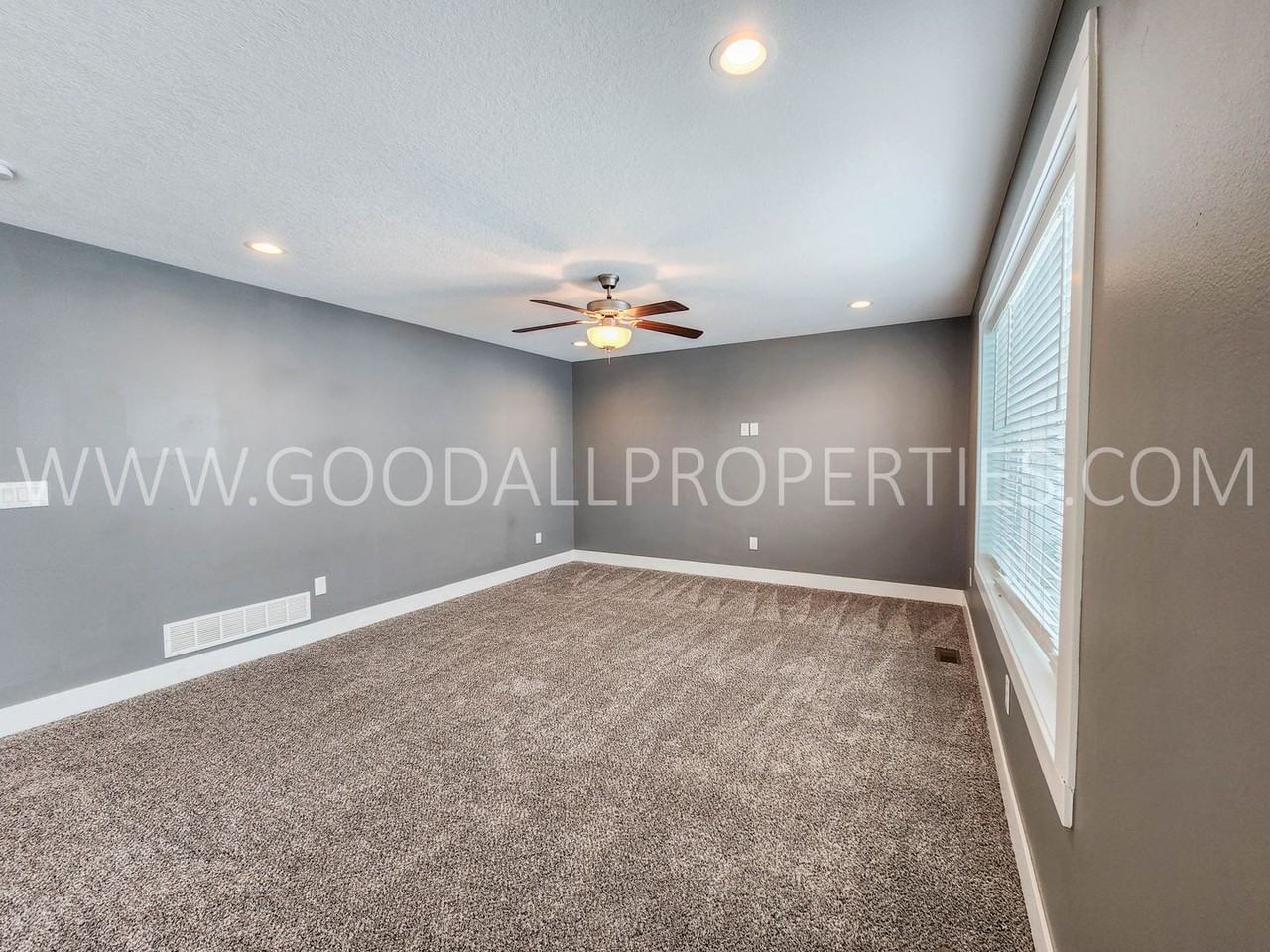 1306 Green Hills Dr - Photo 5 of 48