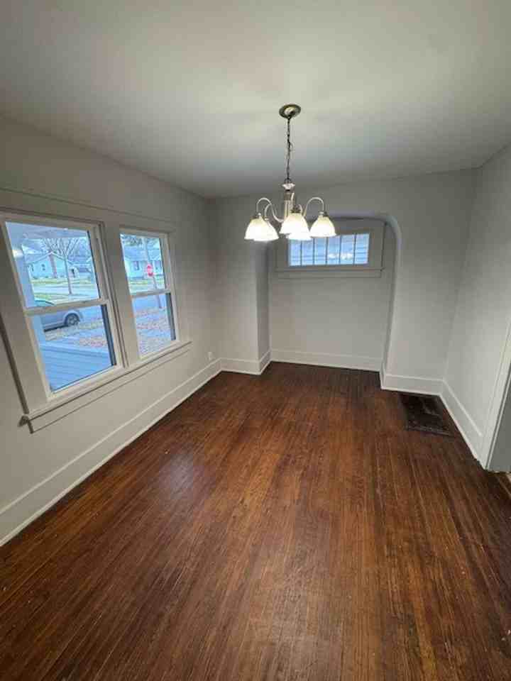 3105 Alexander Street - Photo 3 of 8