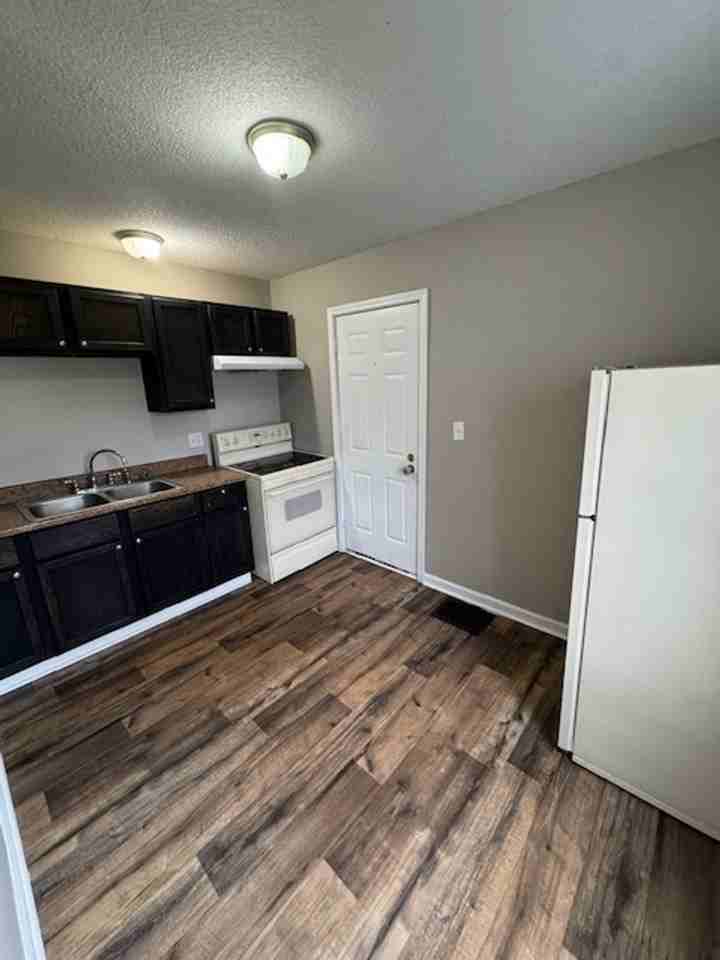 4003 Reed Street - Photo 3 of 7