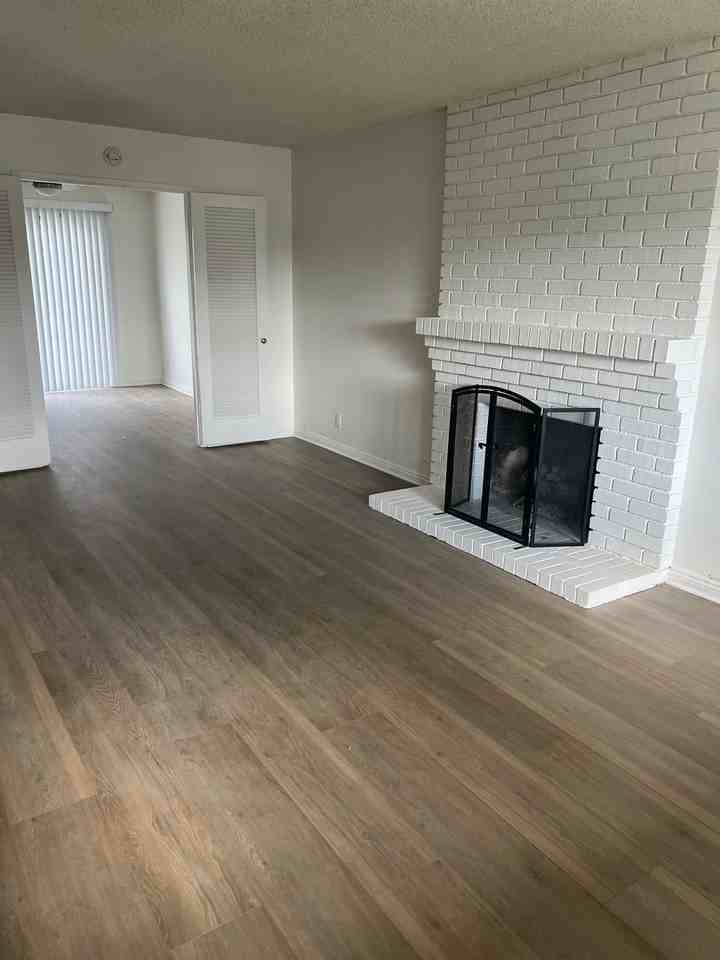 8721 Squires Cir - Photo 3 of 48