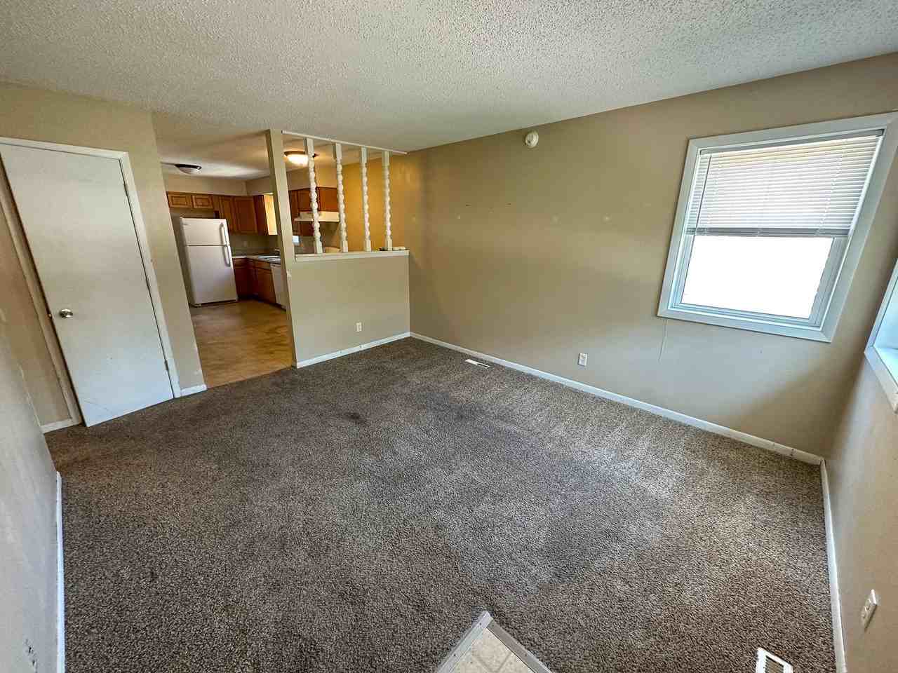 1317 Woodstock Ave - Photo 3 of 11