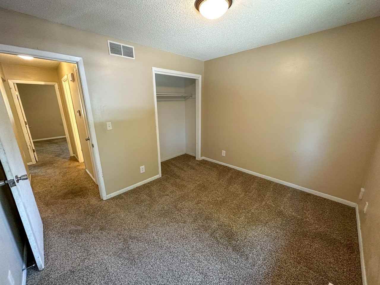 1317 Woodstock Ave - Photo 6 of 11