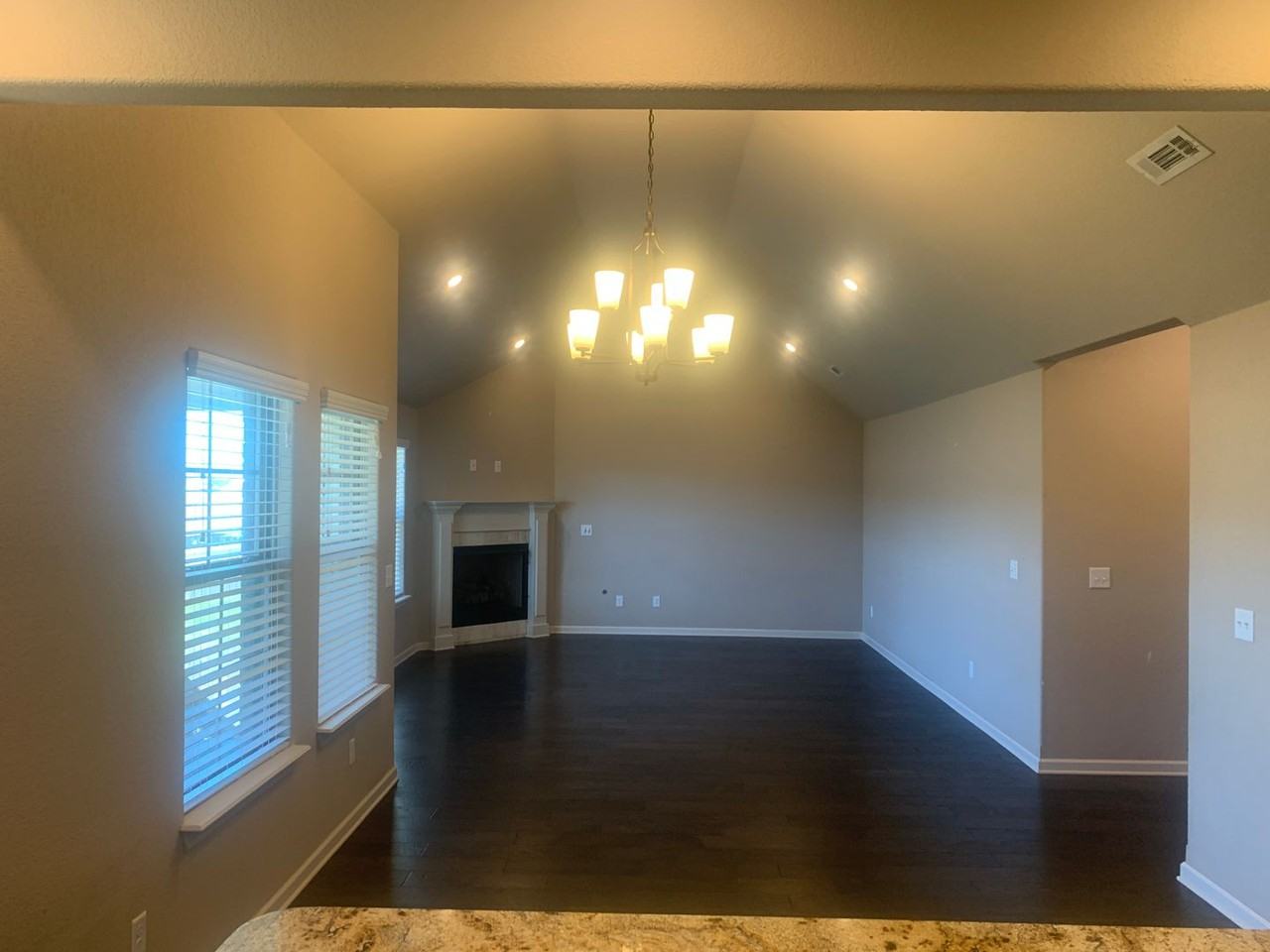 1630 Abbey Lane - Photo 7 of 31