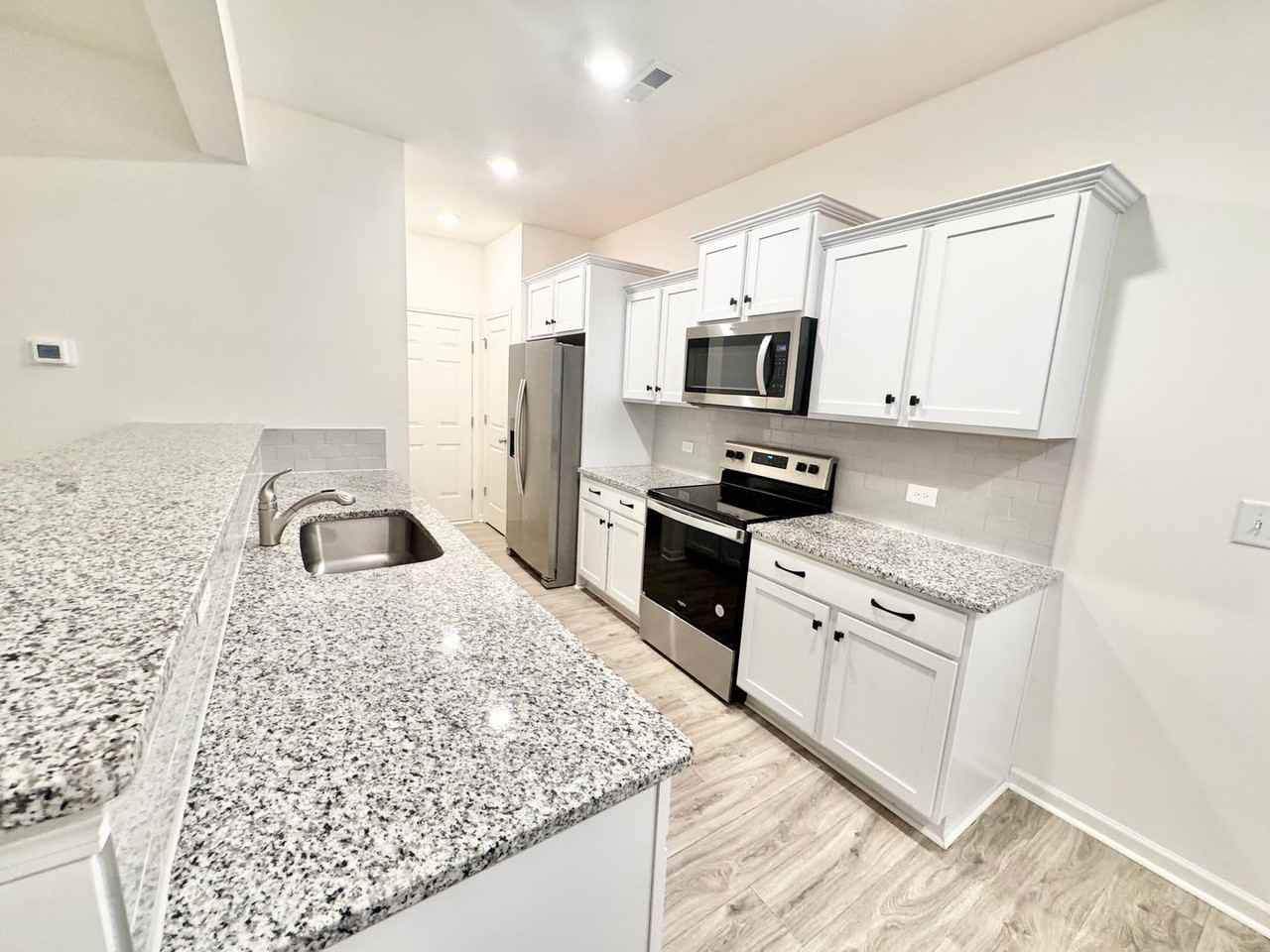 113 Lorcan Ln - Photo 3 of 20