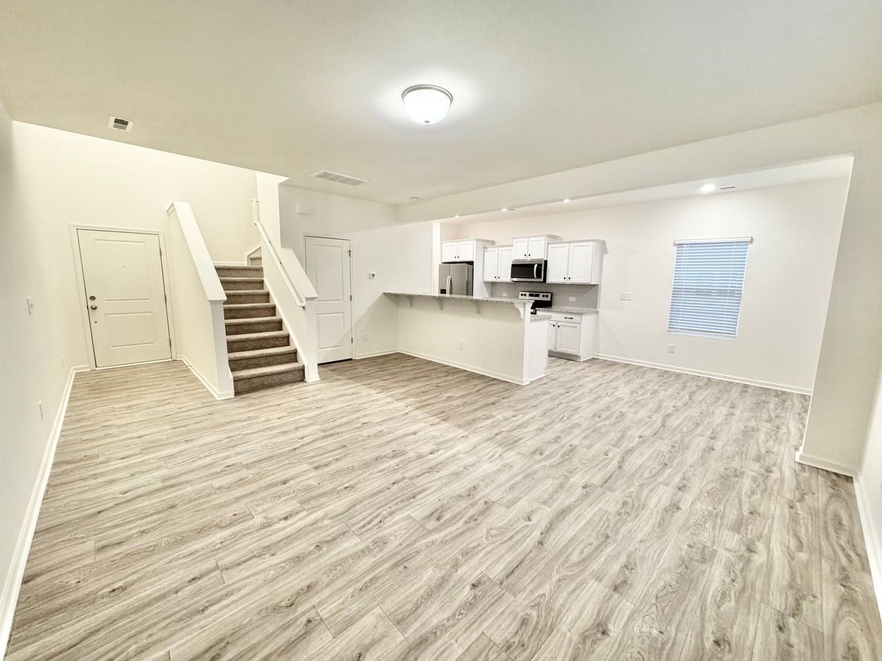 113 Lorcan Ln - Photo 6 of 20