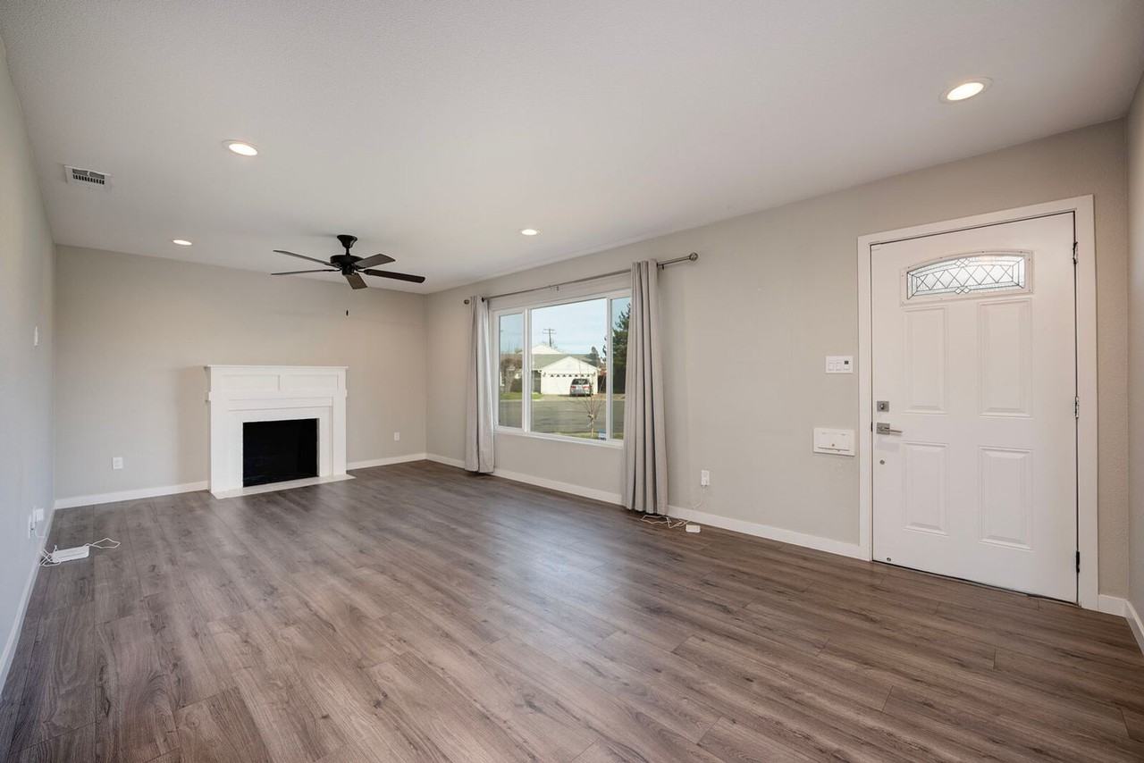 4928 Carmen Way - Photo 3 of 20