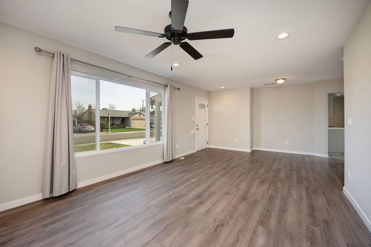 4928 Carmen Way - Photo 5 of 20