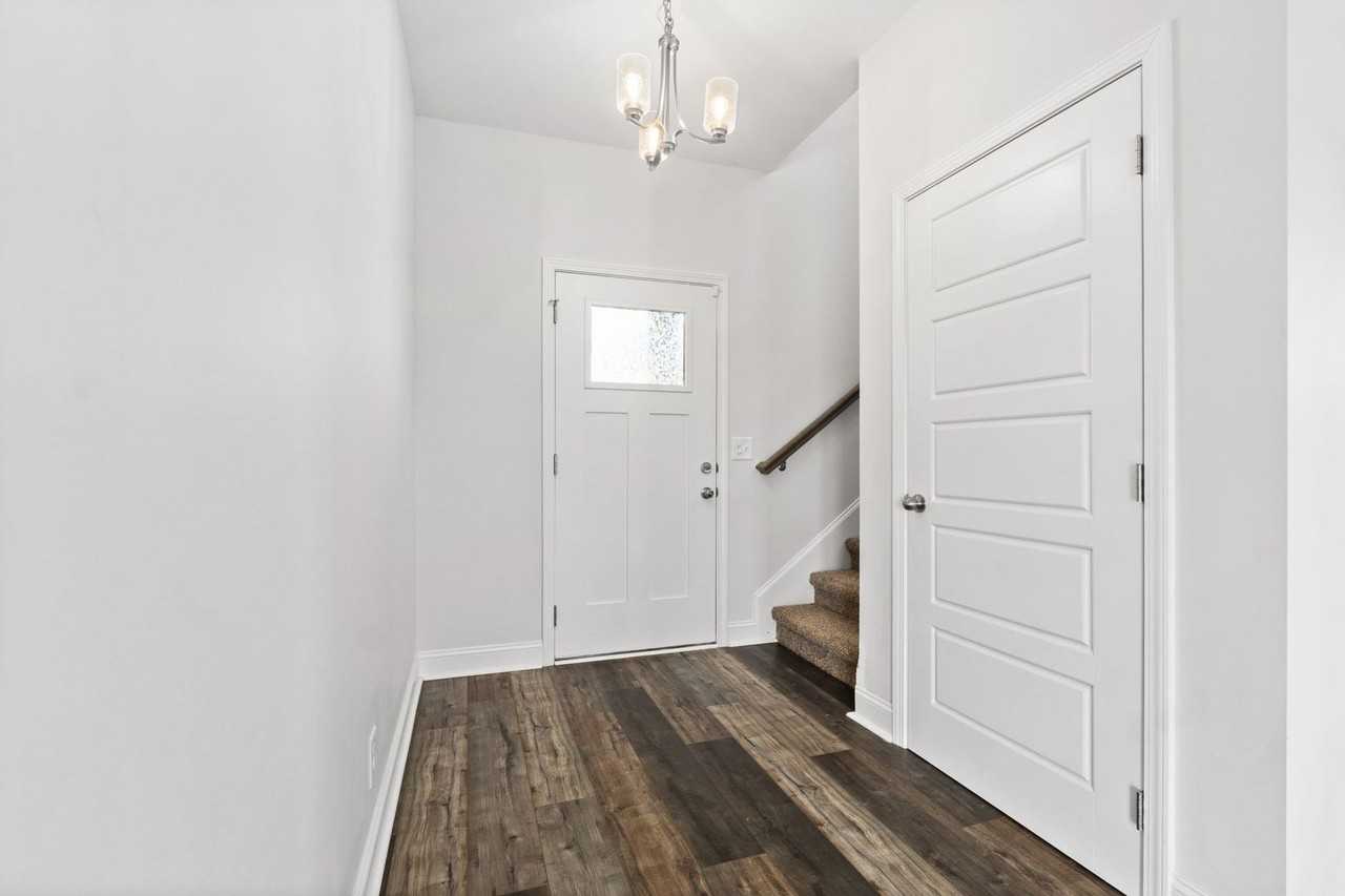 605 Wespanee Way - Photo 5 of 37