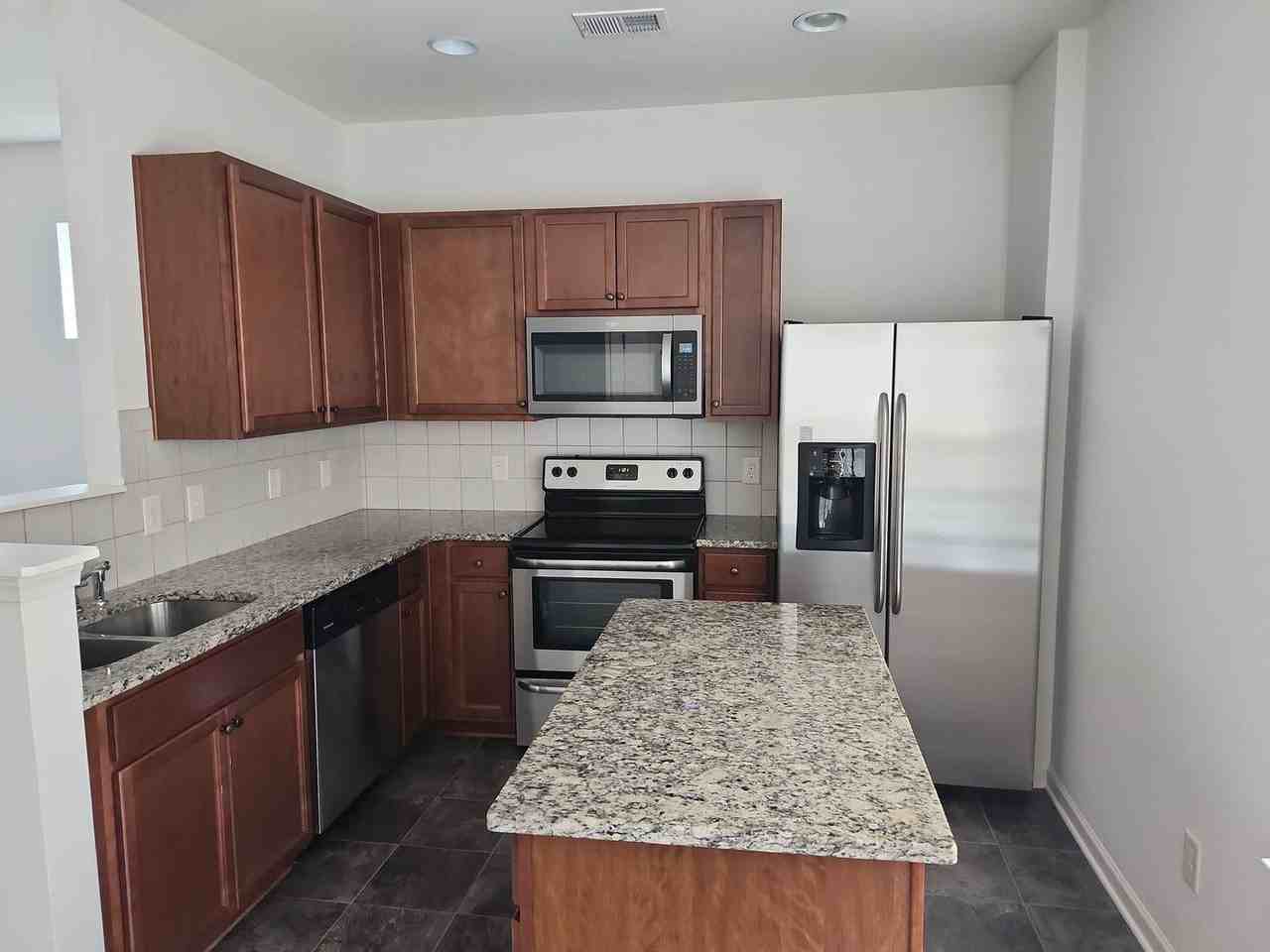 61 Howard Ave - Photo 2 of 20