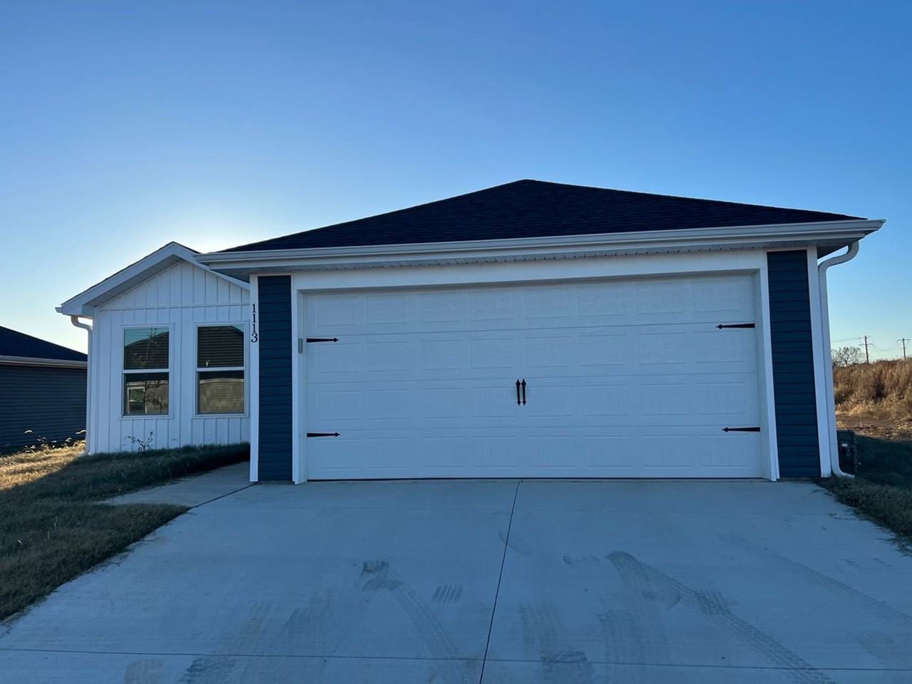 1113 Downy Dr - Photo 2 of 33