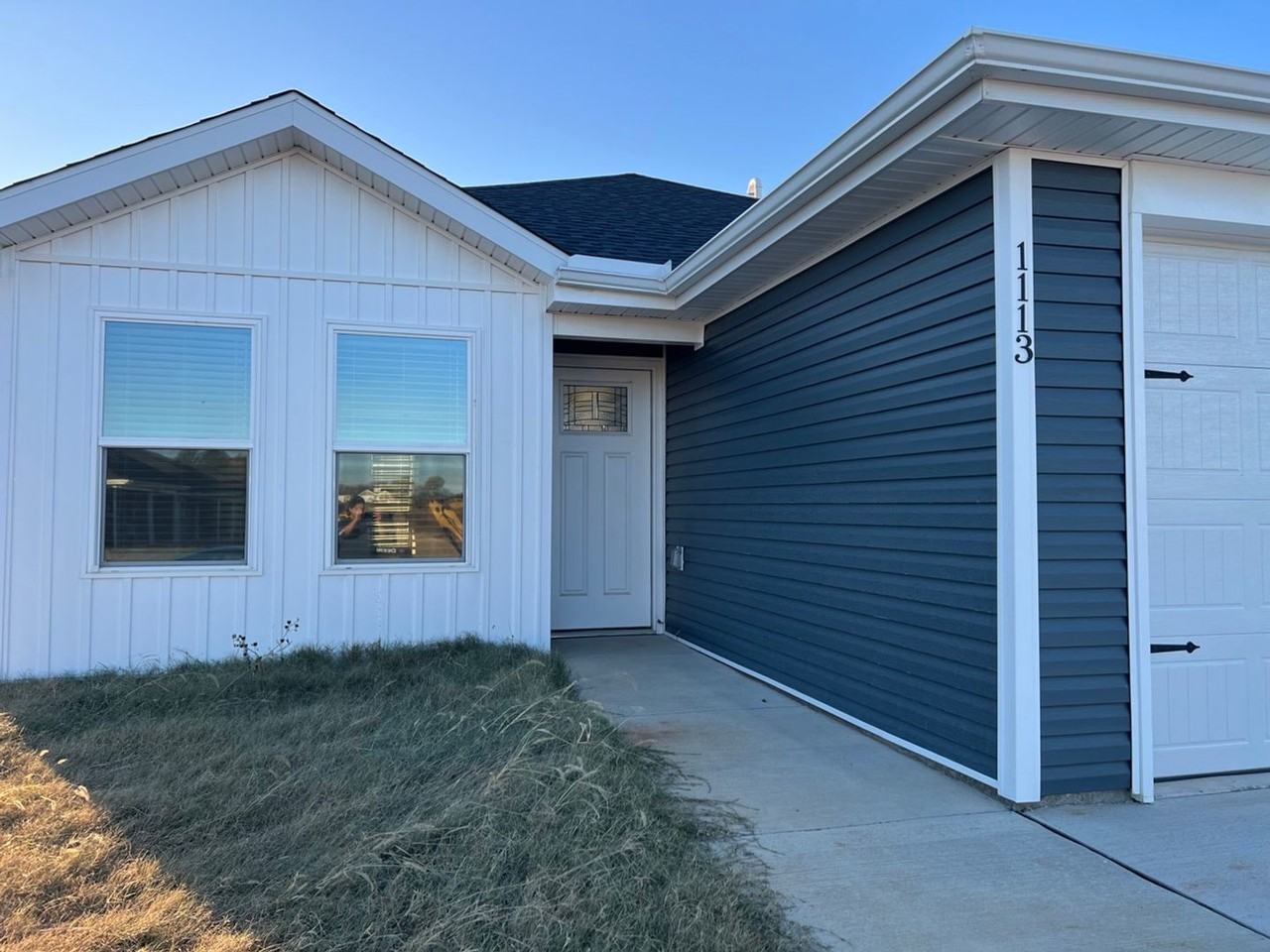 1113 Downy Dr - Photo 3 of 33