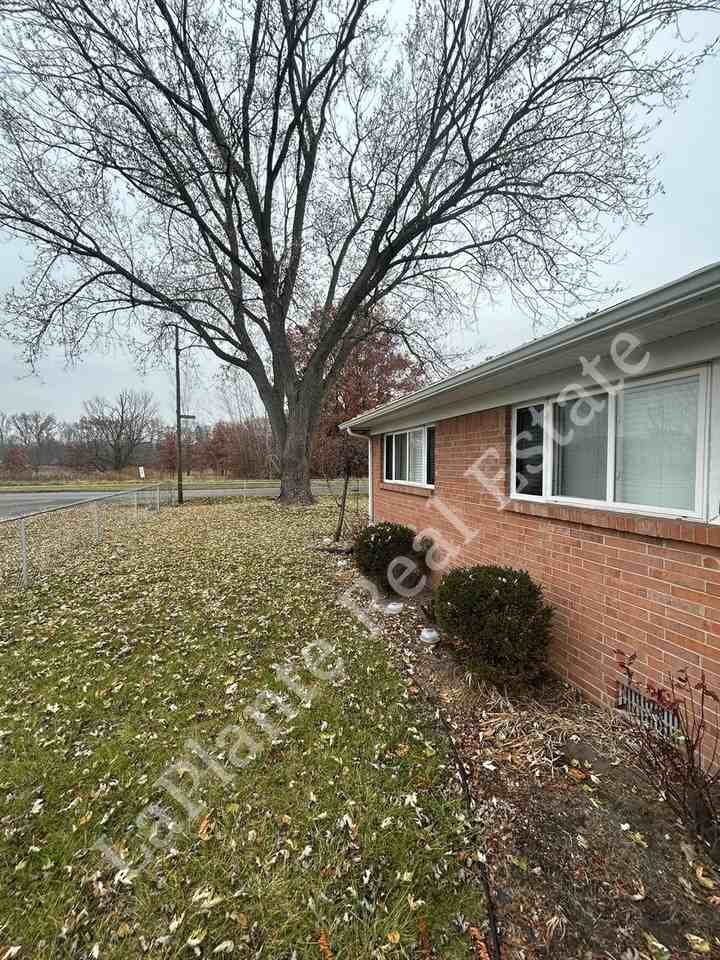 1921 Northover Road - Photo 2 of 16