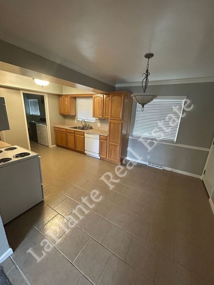 1921 Northover Road - Photo 4 of 16