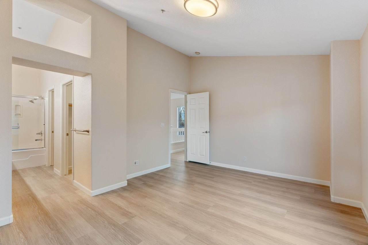 3201 Vineyard Park Way - Photo 5 of 21