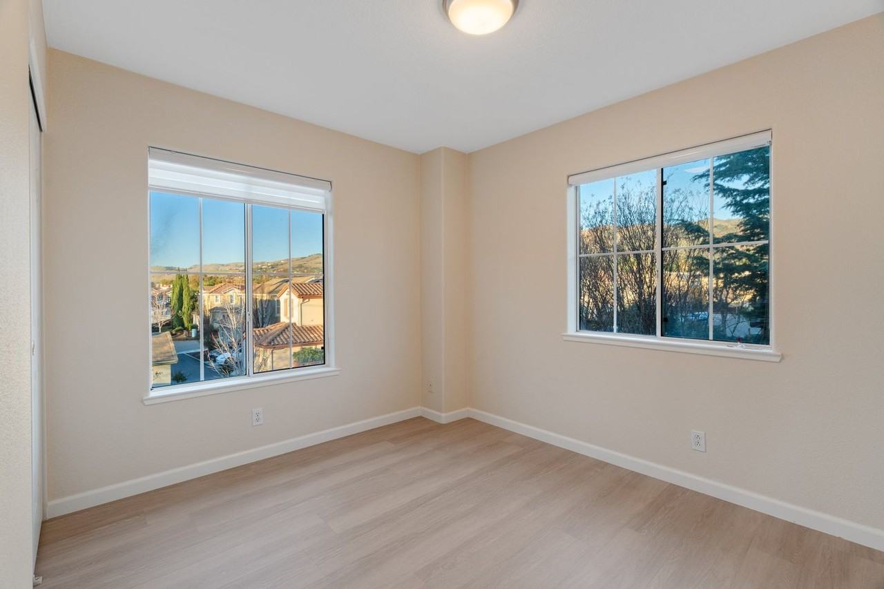 3201 Vineyard Park Way - Photo 7 of 21