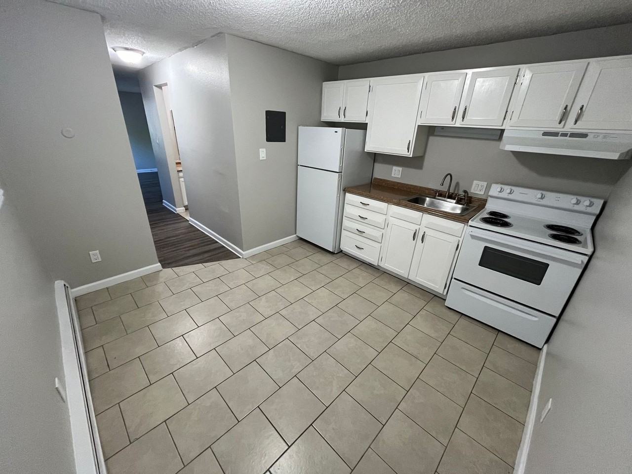 Field St Apartments - Photo 6 of 15