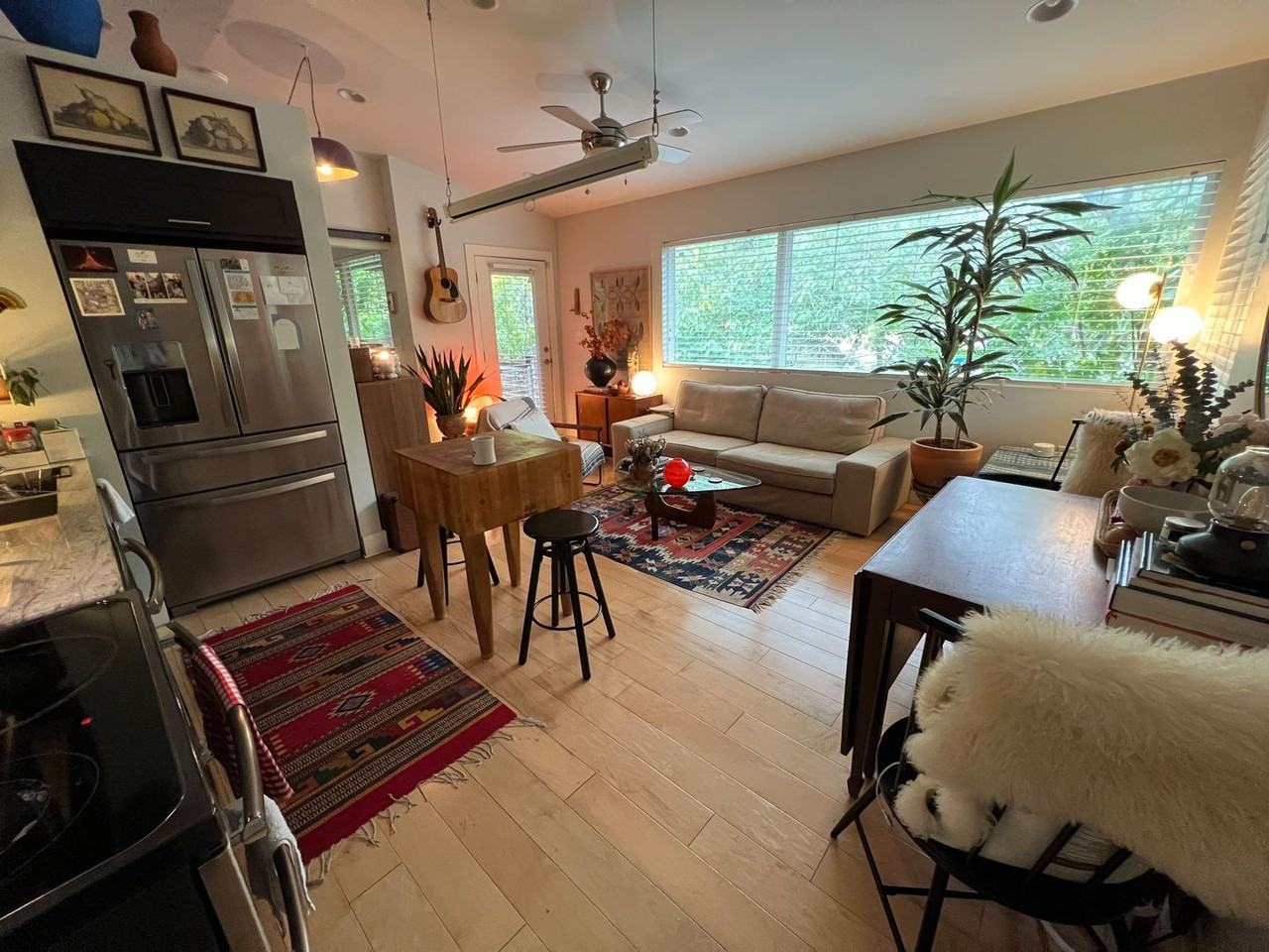 2206 E 9th St - Photo 5 of 15