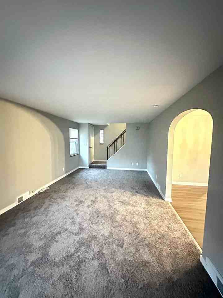 1118 Maple Ave - Photo 2 of 18