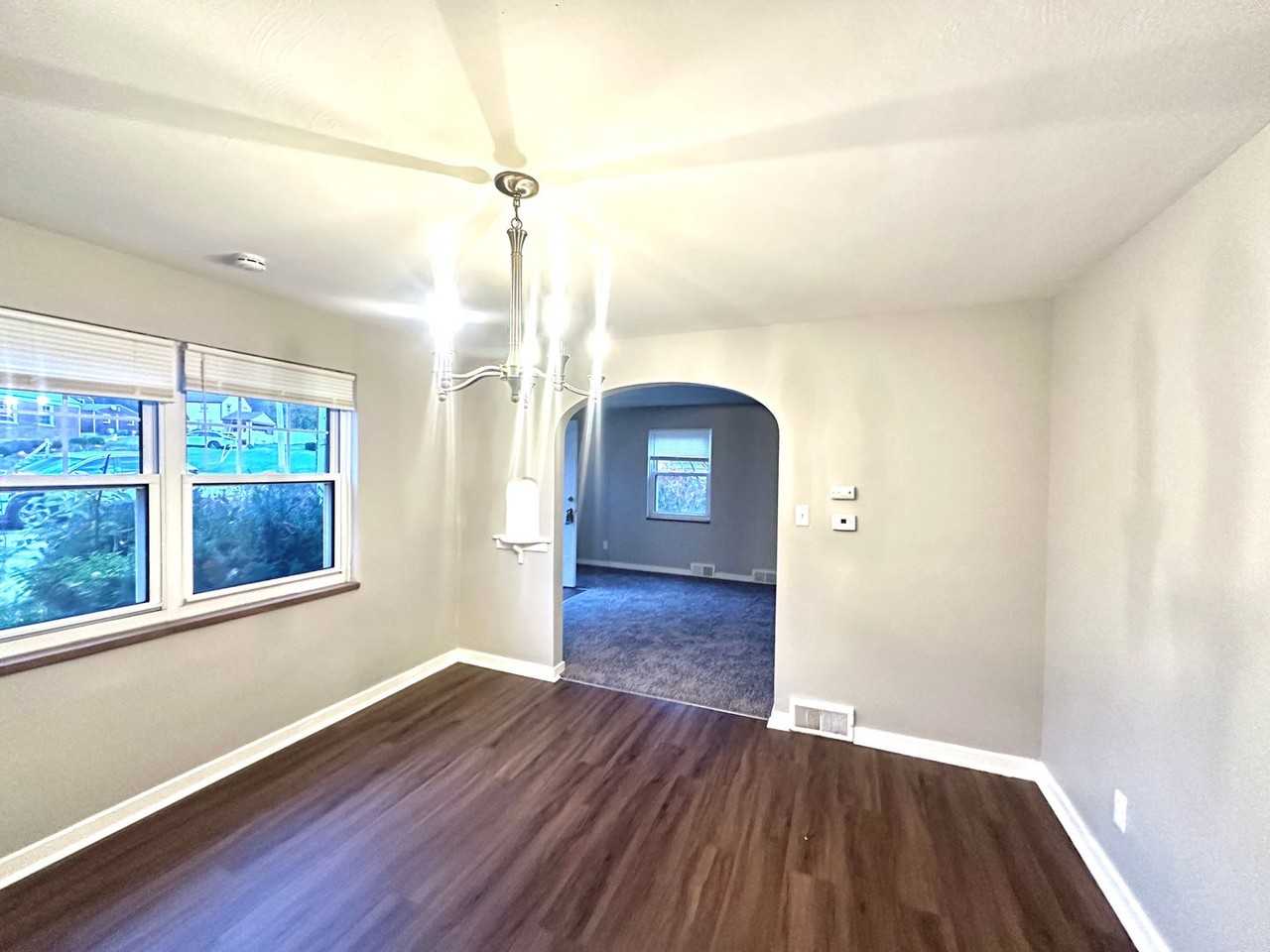 1118 Maple Ave - Photo 5 of 18