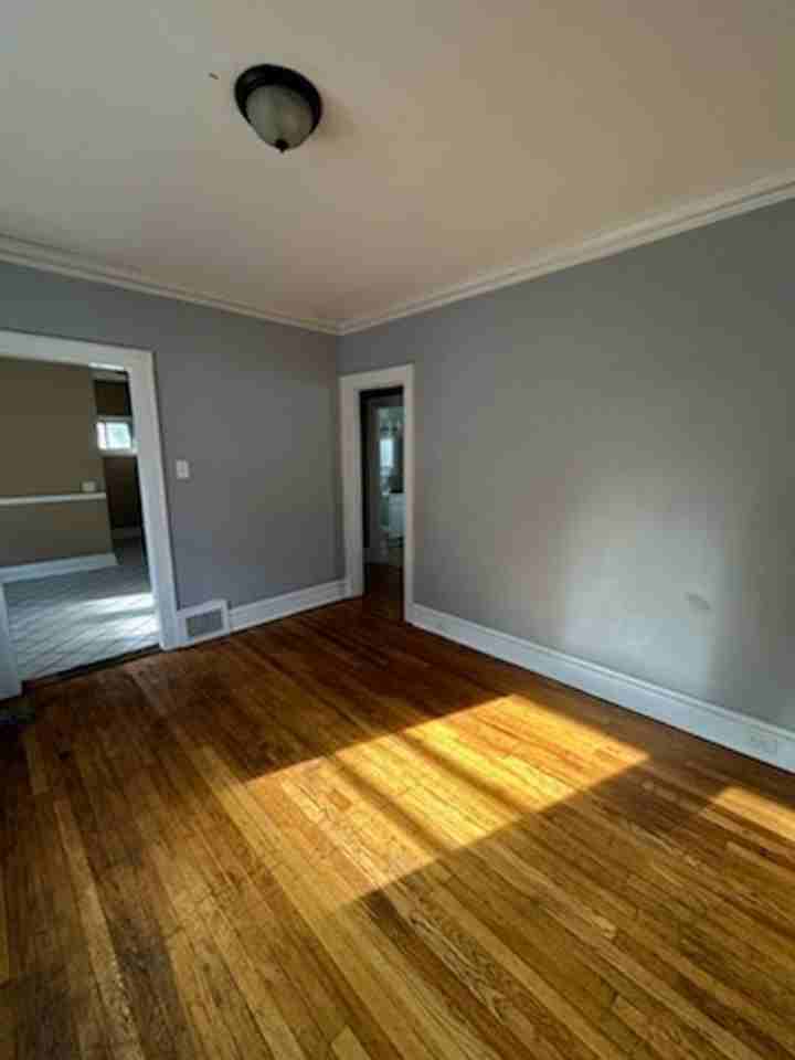 2056 2056 - 2058 Wascana Ave. - Photo 3 of 8