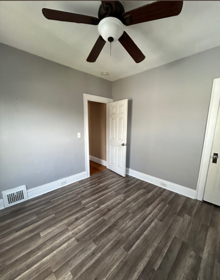 2056 2056 - 2058 Wascana Ave. - Photo 7 of 8