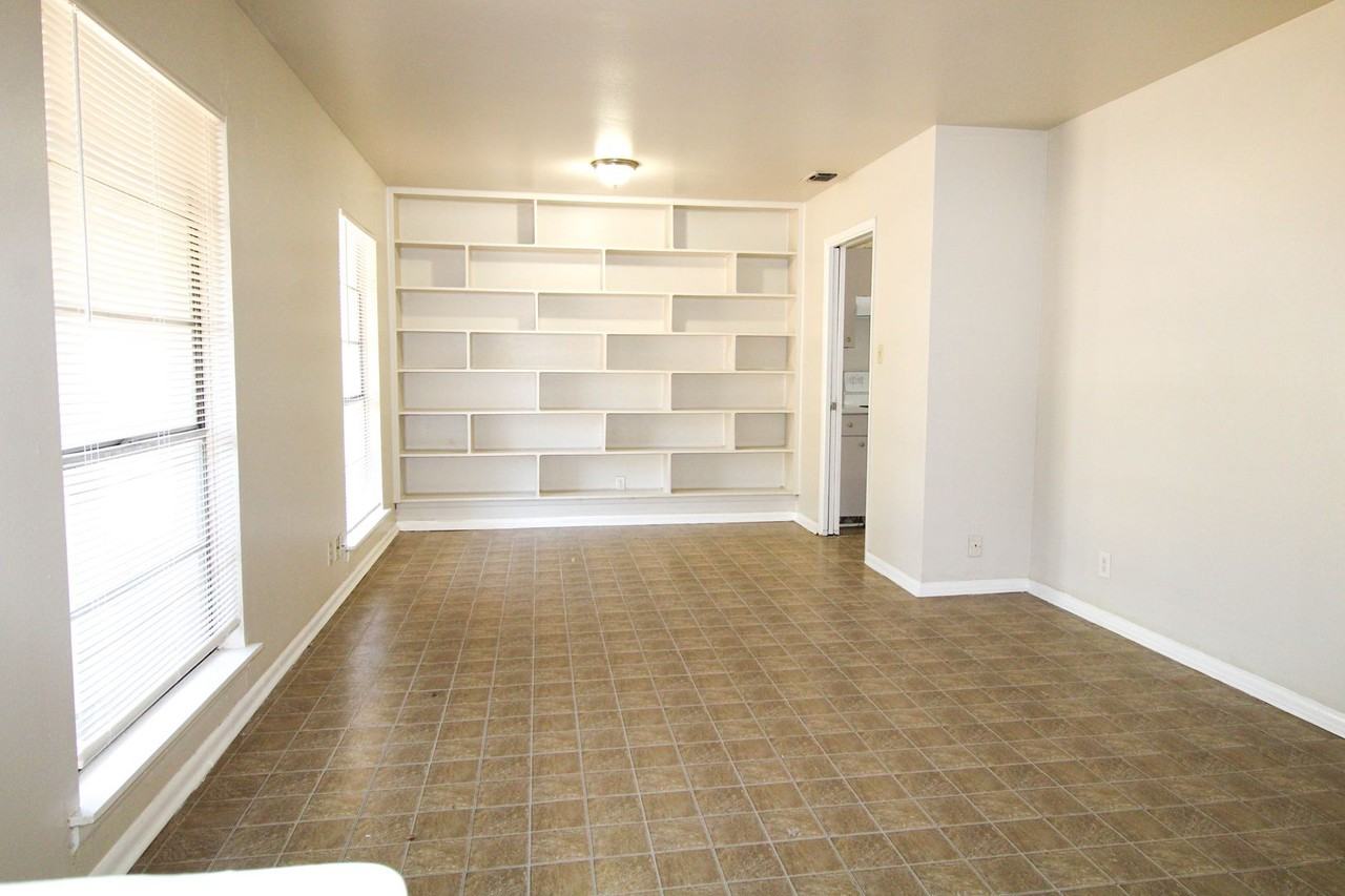 10906 Lands Run St - Photo 2 of 39