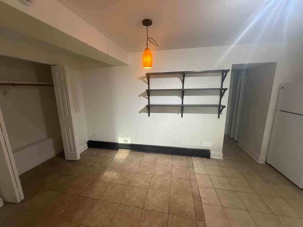 308 Hudson Ave - Photo 4 of 7