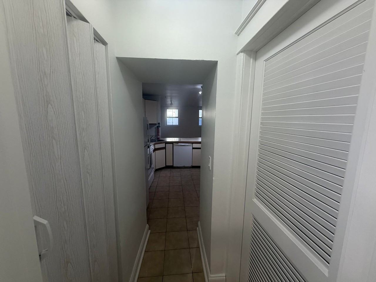 308 Hudson Ave - Photo 5 of 7