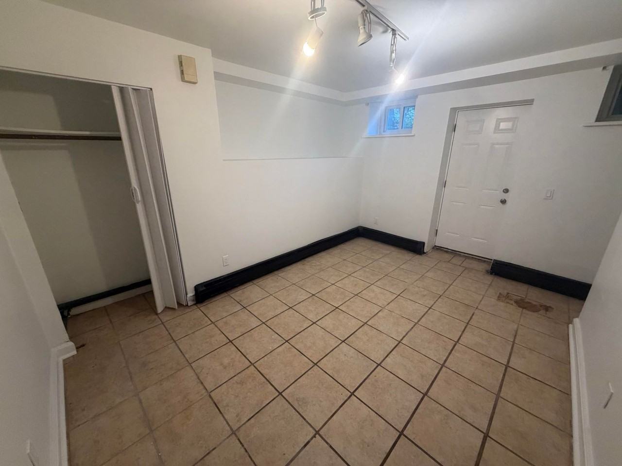 308 Hudson Ave - Photo 7 of 7