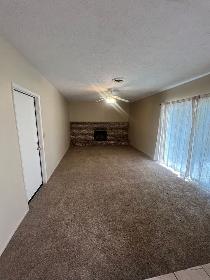 948 Northwood Dr - Photo 2 of 15