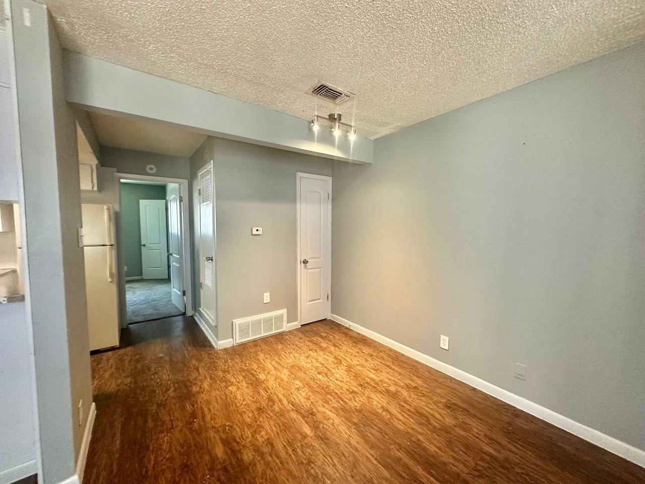 2205 Muroc St #101 - Photo 4 of 12