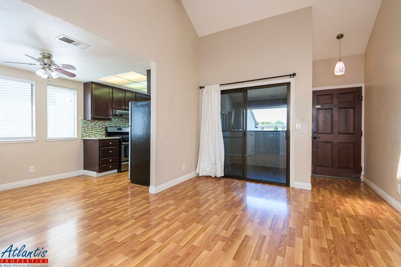 450 South Willard Avenue - Photo 3 of 14