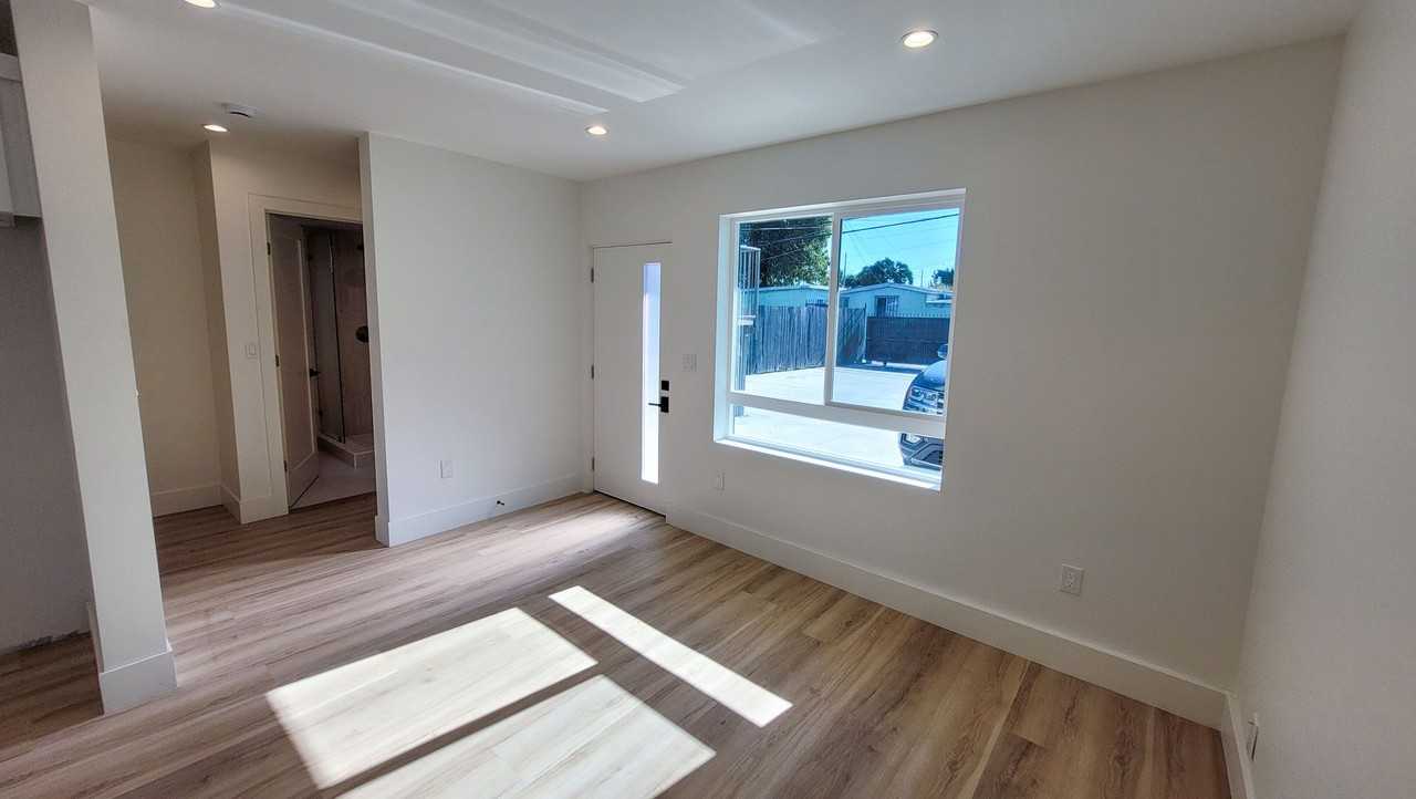 p5822 - Photo 4 of 28