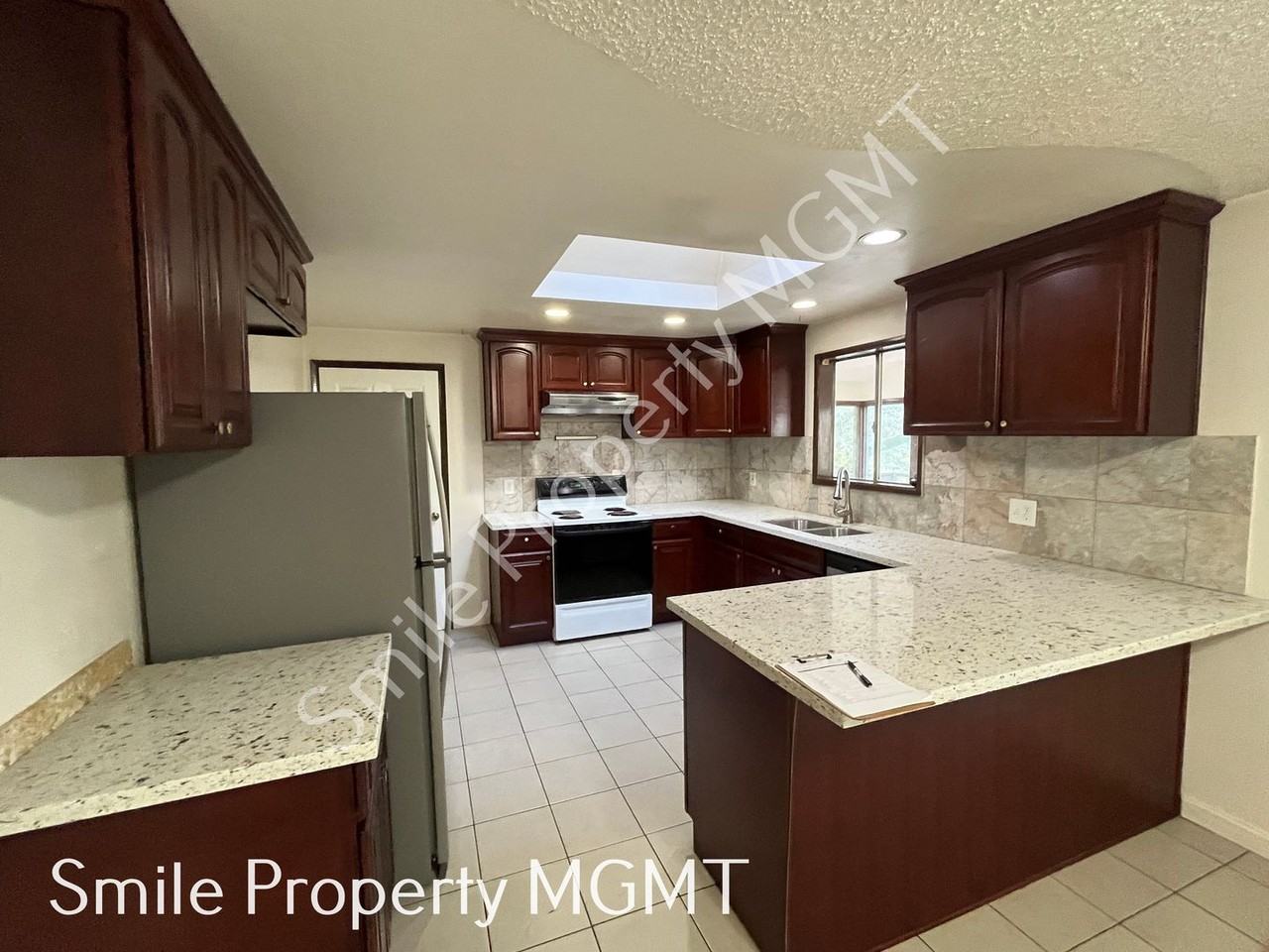 17265 Se Oatfield Rd - Photo 5 of 13