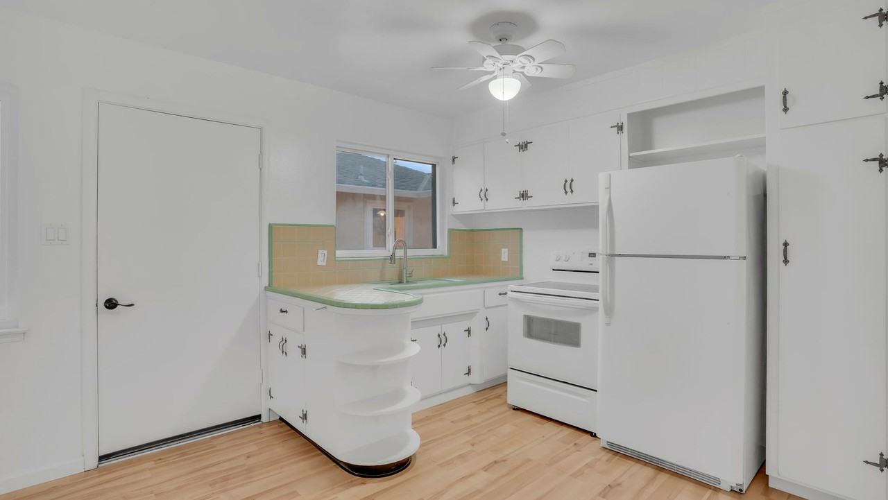 16120 Alum Rock Avenue - Photo 3 of 48