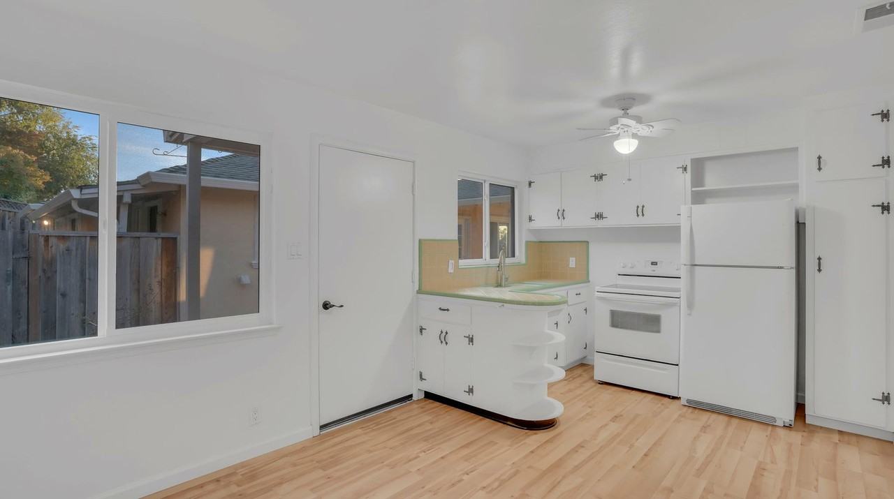 16120 Alum Rock Ave - Photo 4 of 48