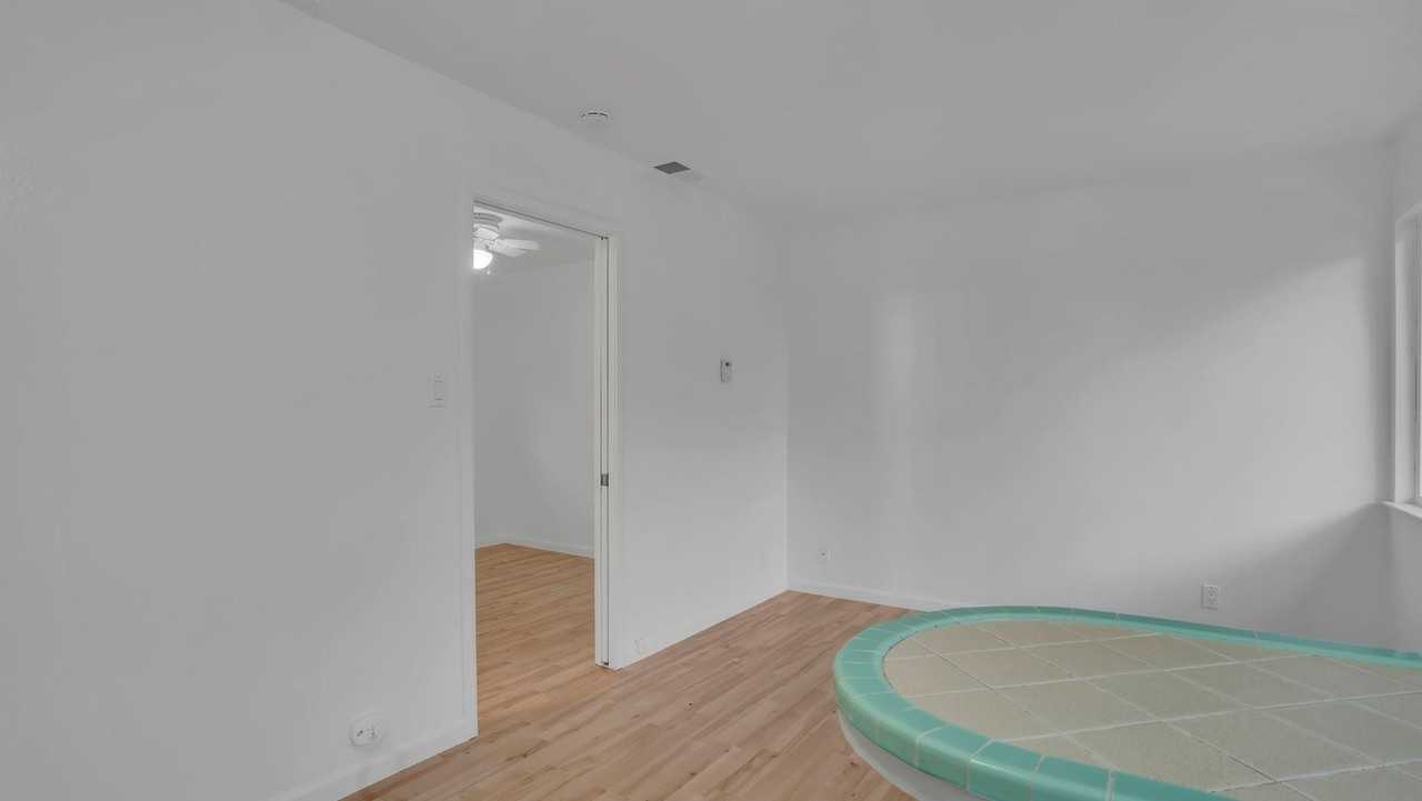 16120 Alum Rock Ave - Photo 7 of 48