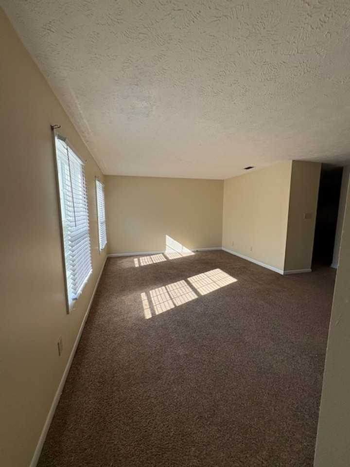 3820 John Marshall Road - Photo 4 of 18